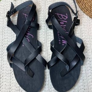Blowfish Malibu women’s black strappy criss-cross sandals- Black